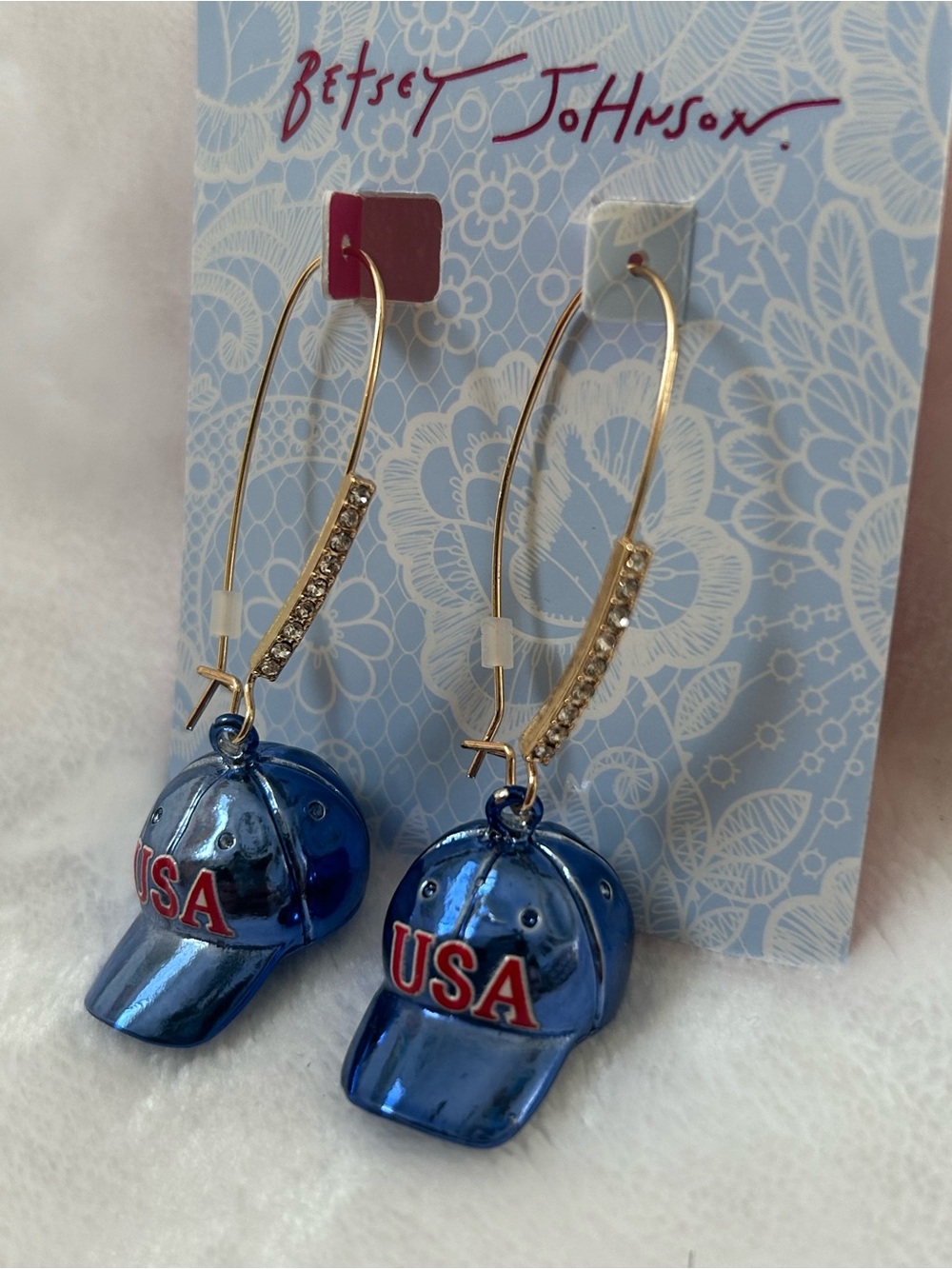 Betsey Johnson USA Baseball Cap Hoop Earrings NWT - Picture 3 of 5